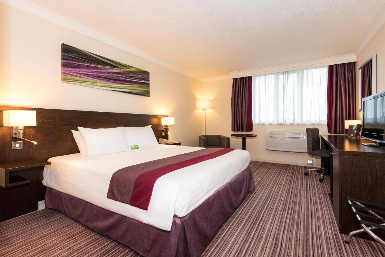 Holiday Inn Slough Windsor By Ihg מראה חיצוני תמונה