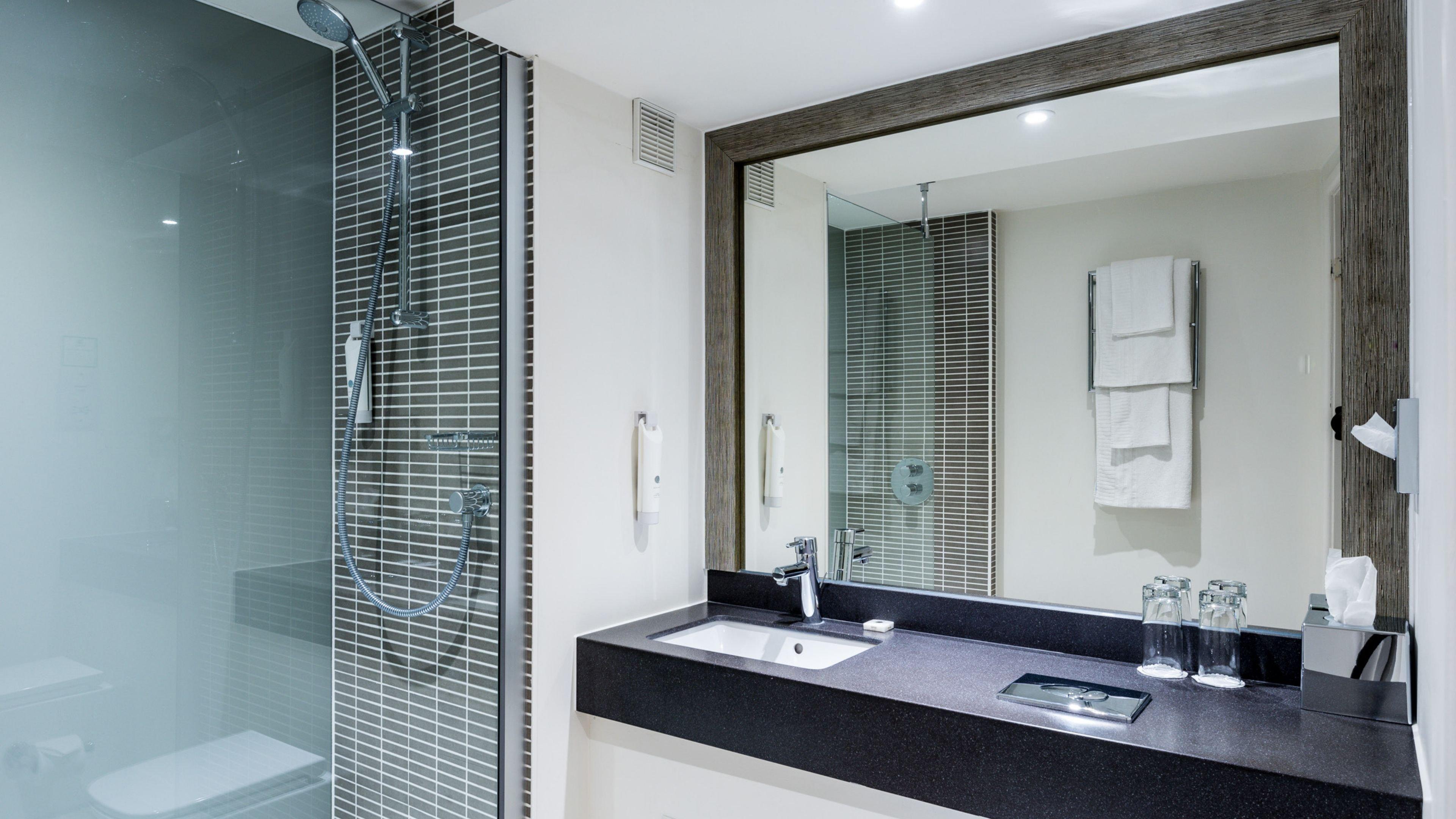 Holiday Inn Slough Windsor By Ihg מראה חיצוני תמונה