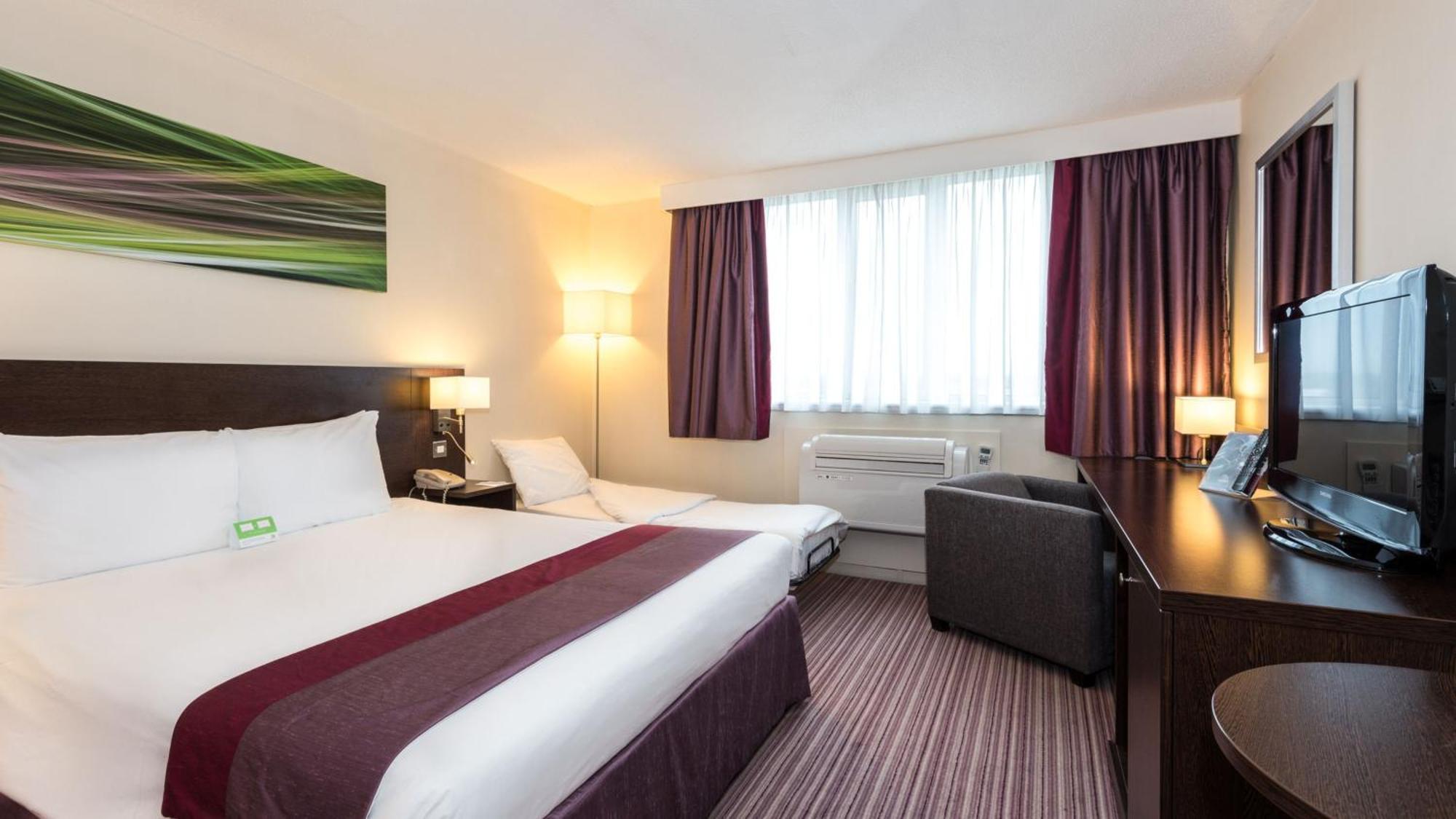 Holiday Inn Slough Windsor By Ihg מראה חיצוני תמונה