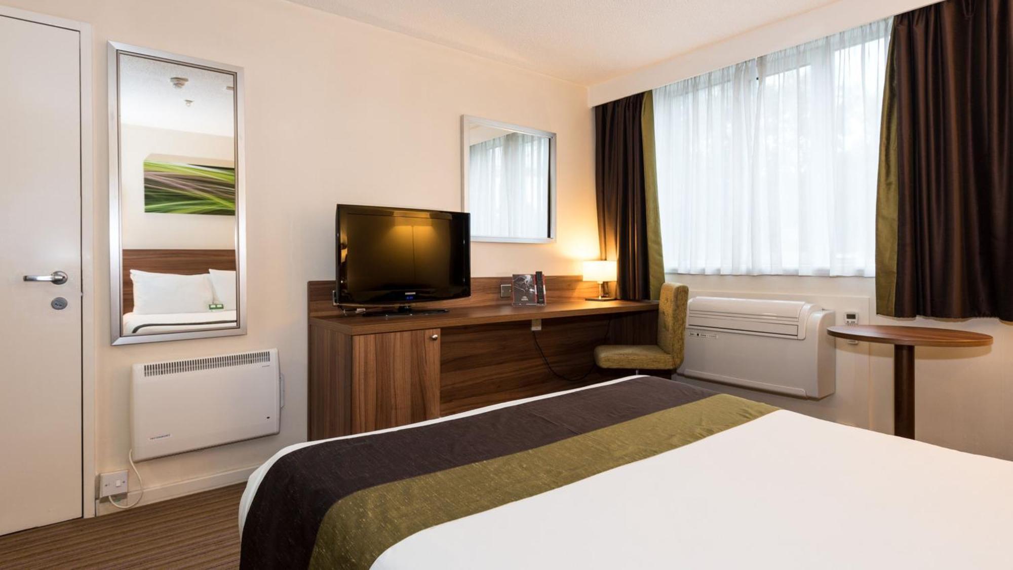 Holiday Inn Slough Windsor By Ihg מראה חיצוני תמונה