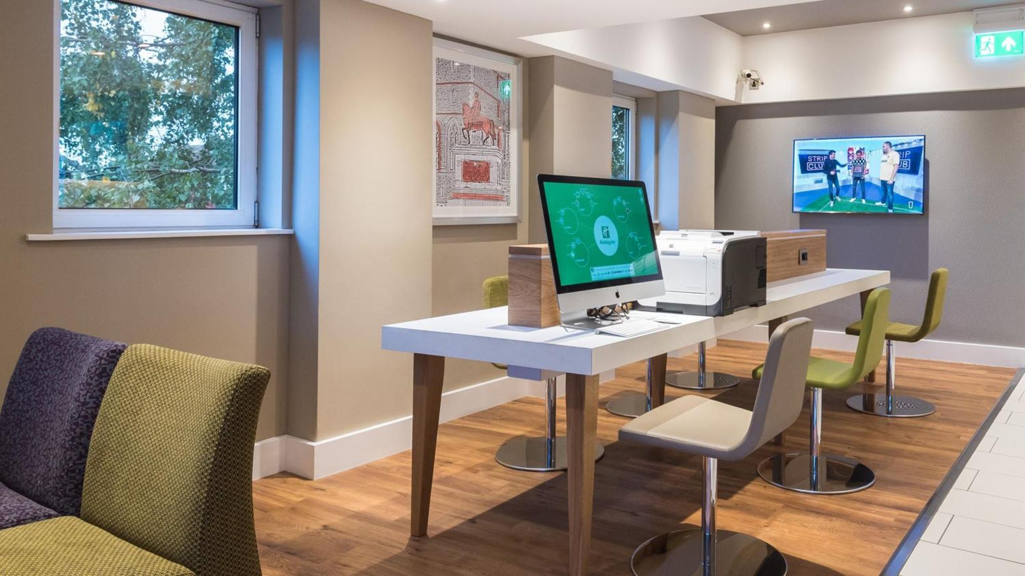 Holiday Inn Slough Windsor By Ihg מראה חיצוני תמונה